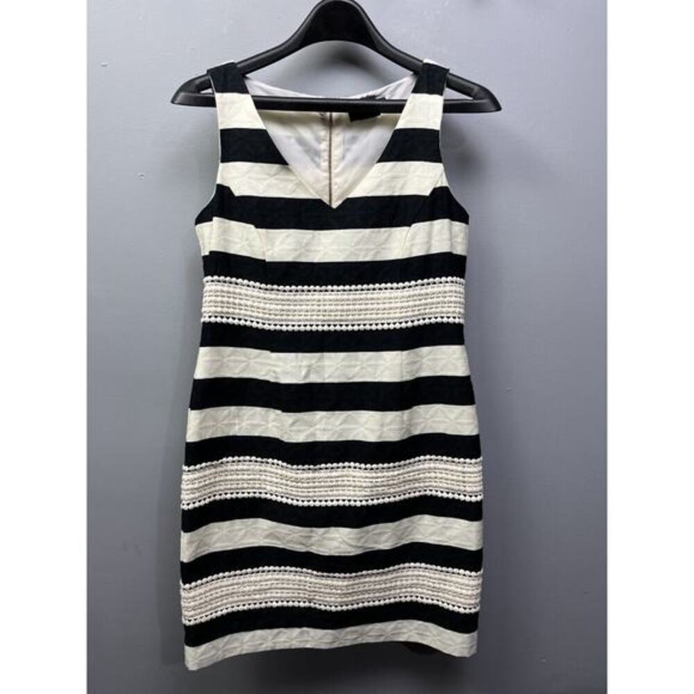 Just Taylor Black Cream Fit and Flare Woman's Dress Size 4 Lined Sleeveless